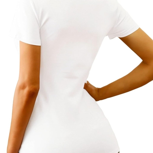 Mangdiup V-neck Top - Picture 3 of 12